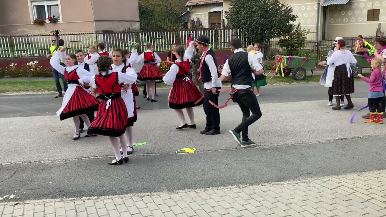 Össztánc