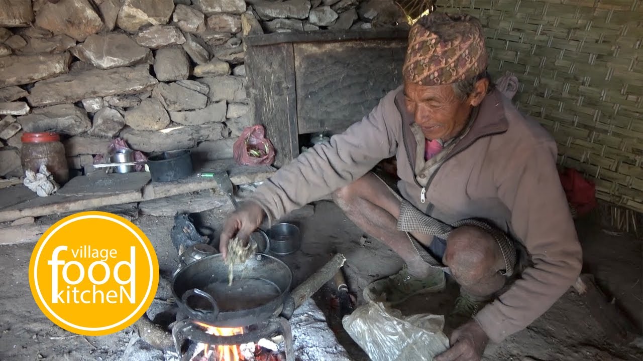 old man cooking || village food kitchen || lajimbudha ||