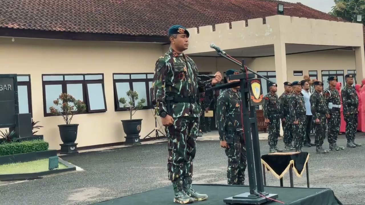 KOMPI 2 BATALYON A PELOPOR LAKSANAKAN KEGIATAN UPACARA PENGUKUHAN DAN SERTIJAB
