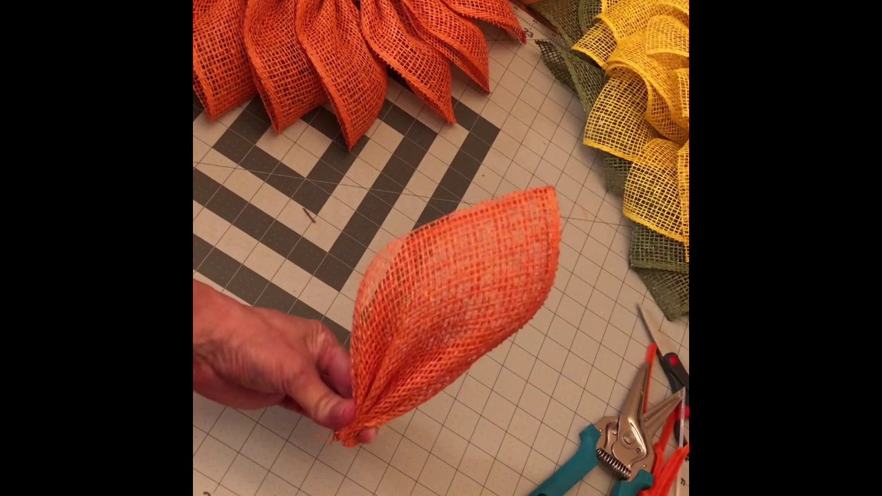 Daisy Petal Wreath Tutorial by DeanMichaelDesigns