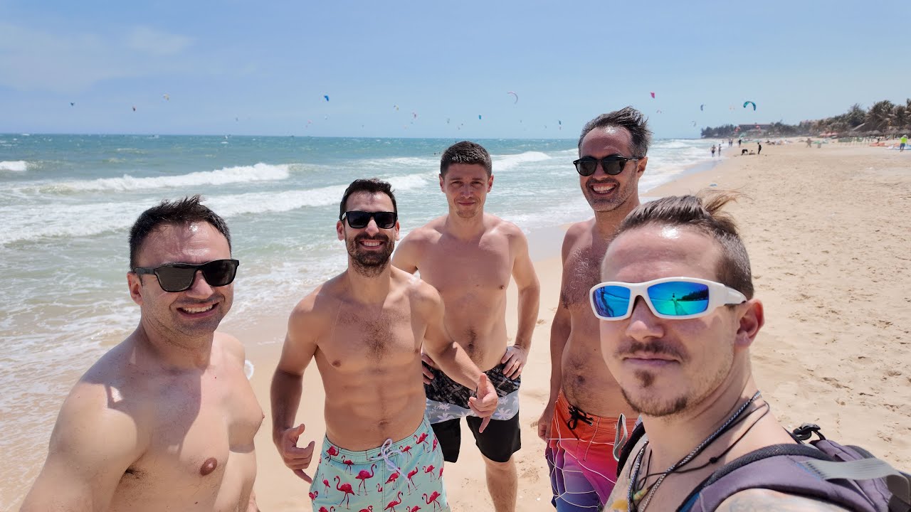 Kitesurfing in Mui Ne, Vietnam 🇻🇳