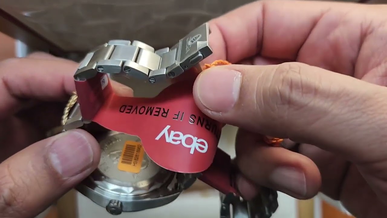 Abriendo la Caja (Unboxing) de un Reloj Omega Railmaster