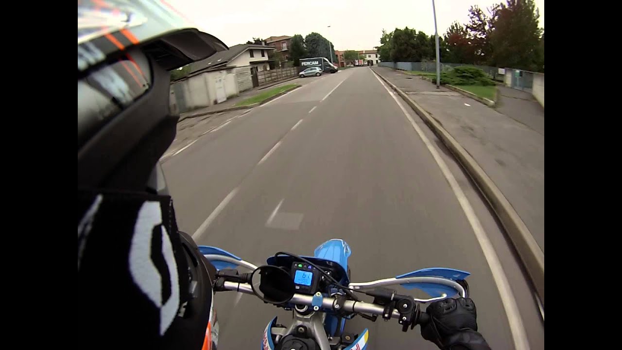 Prova tm 125 .....fermato dalla locale. (GoPro hero 3)