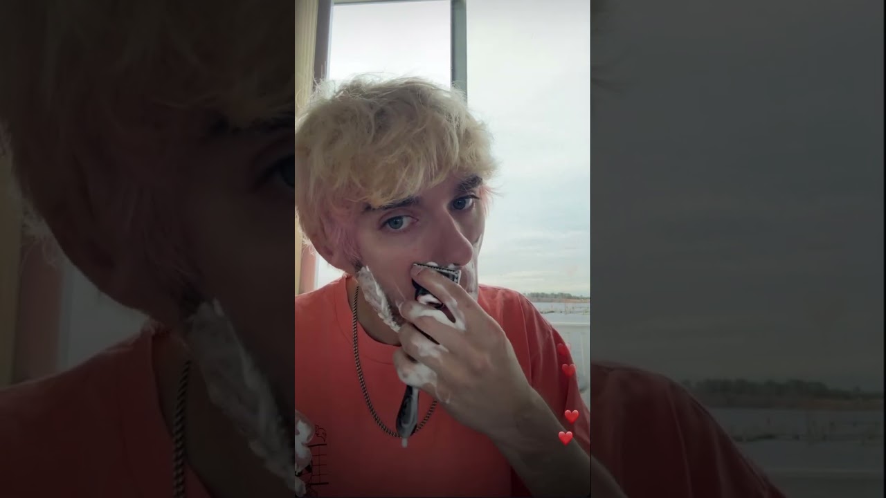 Awsten/Waterparks Insta Live (Christmas 2025 Shaving Stream) &ndash; December 25, 2025
