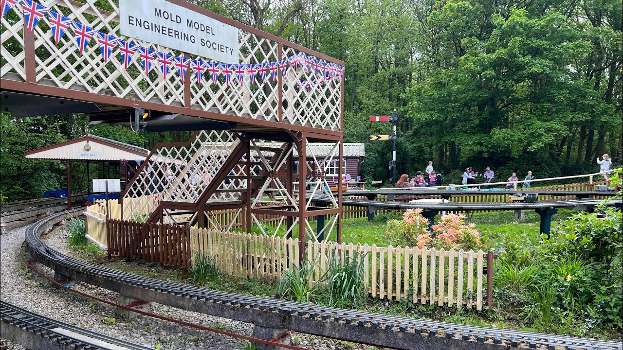 Celyn Wood Miniature Railway - Mold Model Engineering Society - Full Lap of Track