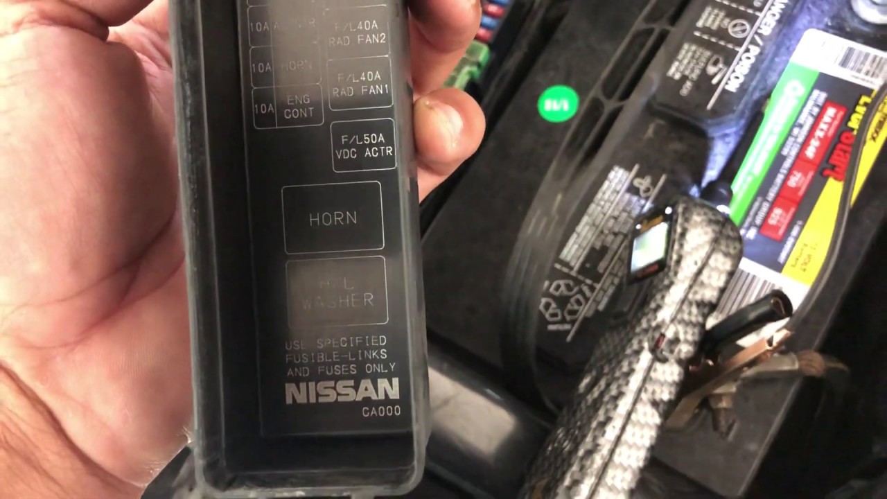Nissan Murano 2003-2007 fuse box location(caja de fusibles)