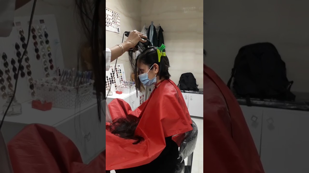 کچل کردن دختر بخاطر پول  Shaving a girl's head for money #کچل #ابرو #دختر #آرایشگاه