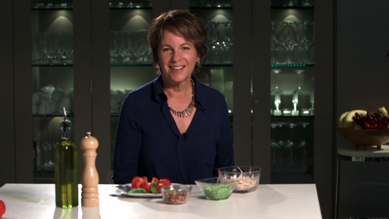 Eat more fish: Susan Bowerman's easy tuna recipe for a satisfying salad | Herbalife Recipes