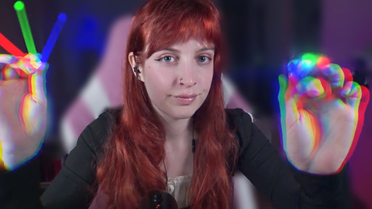Гипнотический ASMR — интенсивные визуальные эффекты со светом, звуками рук и рта с эхом.