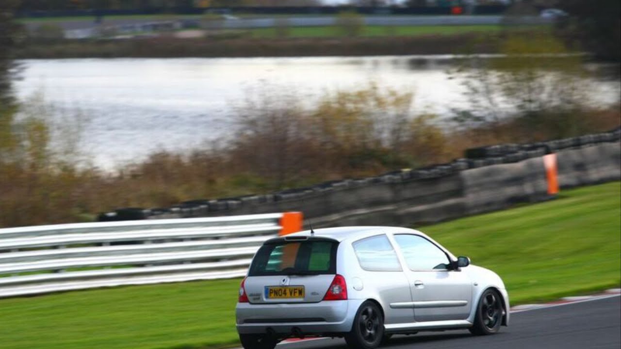 Clio 182 Oulton Park hot lap (2:06)
