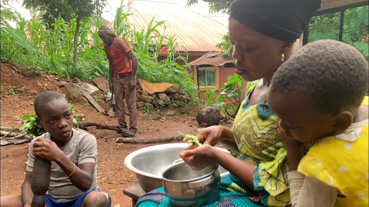 Rainy Day 🌧️ African Village Mum Cooking and Eating Dinner With Family || Easy Organic Food Recipe