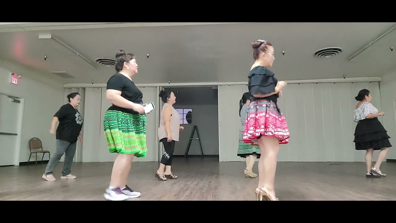 niam  tsev haumxeeb line dance exercise.. good for the hearts 💕