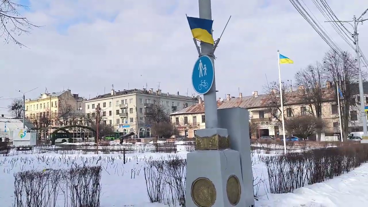 🇺🇦ЧЕРНІВЦІ ЩОЙНО СВІТЛА НЕМА ТРОХИ ПОТЕПЛІЛО 
