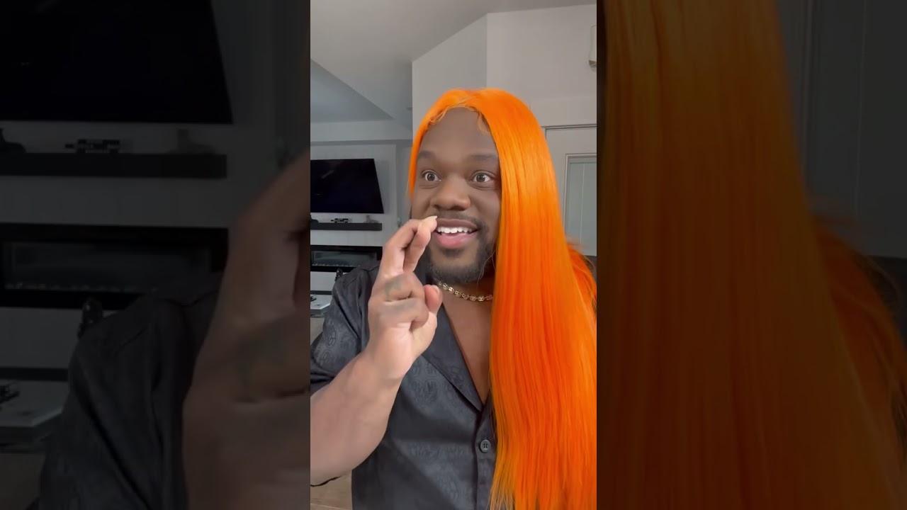 Samaria gets her phone taken. And Versace delivers some unexpected news. ￼