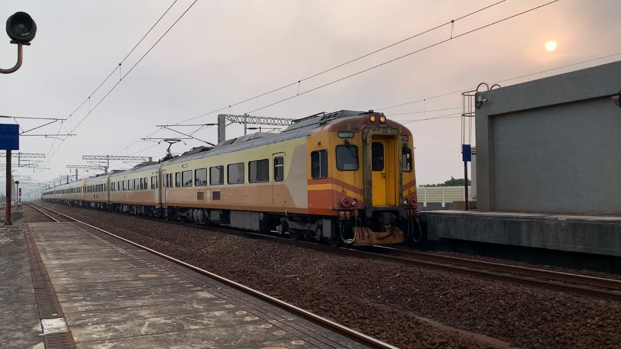 ［加掛補機］130次 EMU300自強號 後龍站進站
