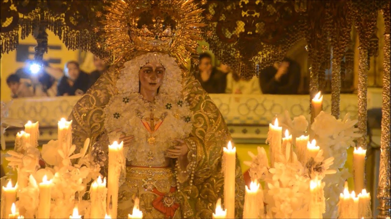 Saeta a la Macarena en Sierpes - Semana Santa de Sevilla 2016