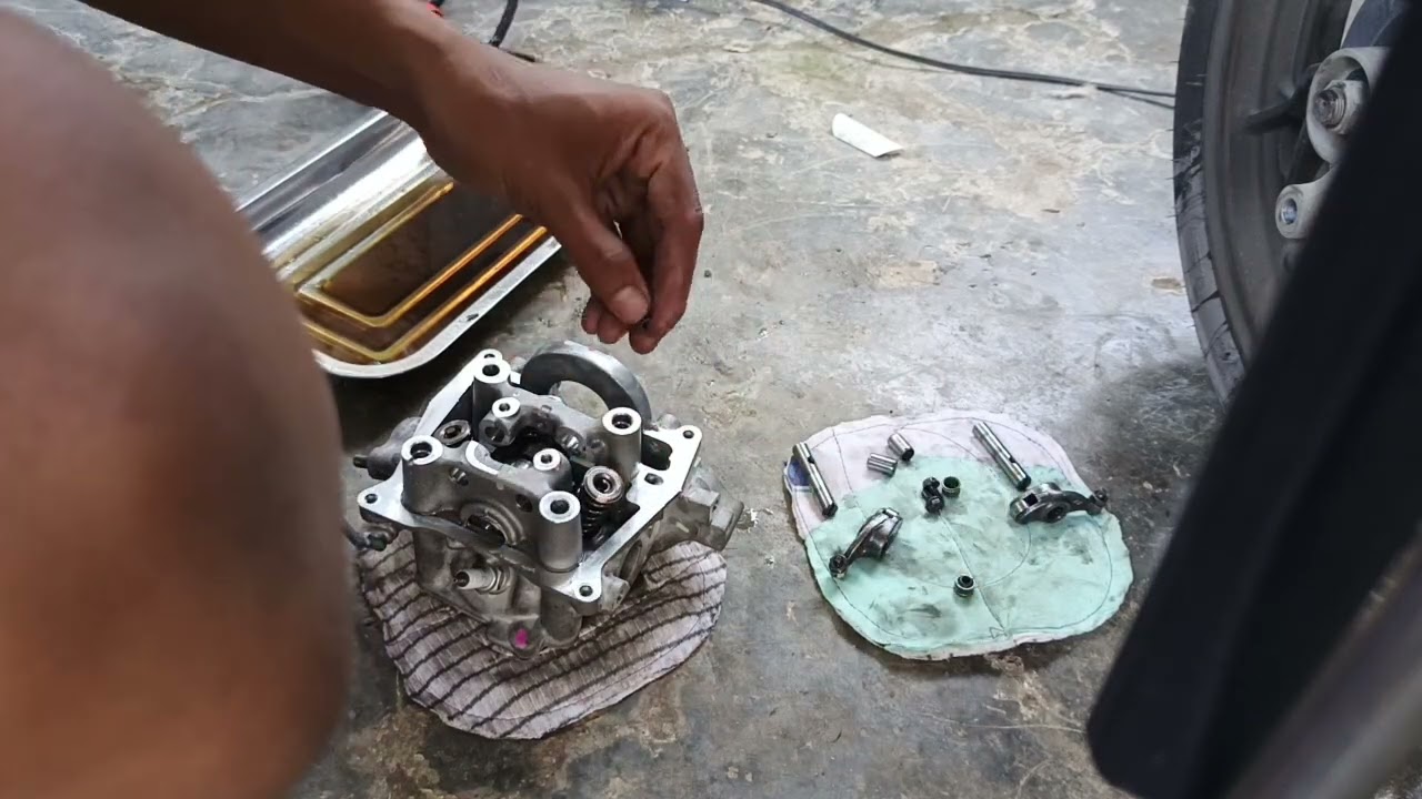 Assemble of cylinder head honda click part2 
