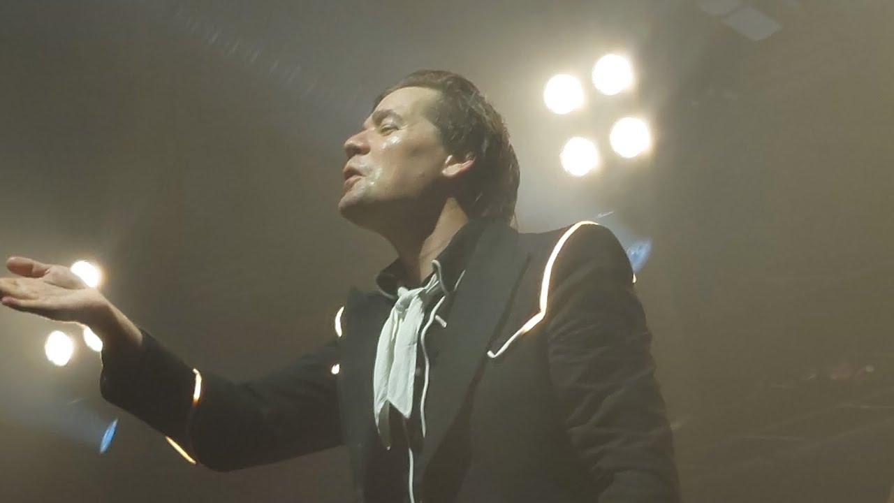 The Hives - Born a rebel (live @ Collumbiahalle - Berlin)