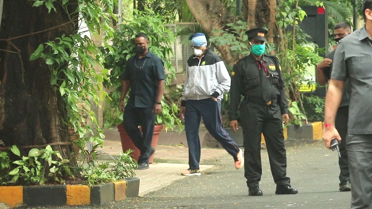 See Amitabh Bachan Ji Going To His Office For Work On His 78th Bday Instead Of Celebrating Birthday