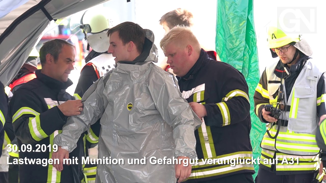Stundenlanger Einsatz nach Unfall mit Gefahrgut- und Munitionstransporter