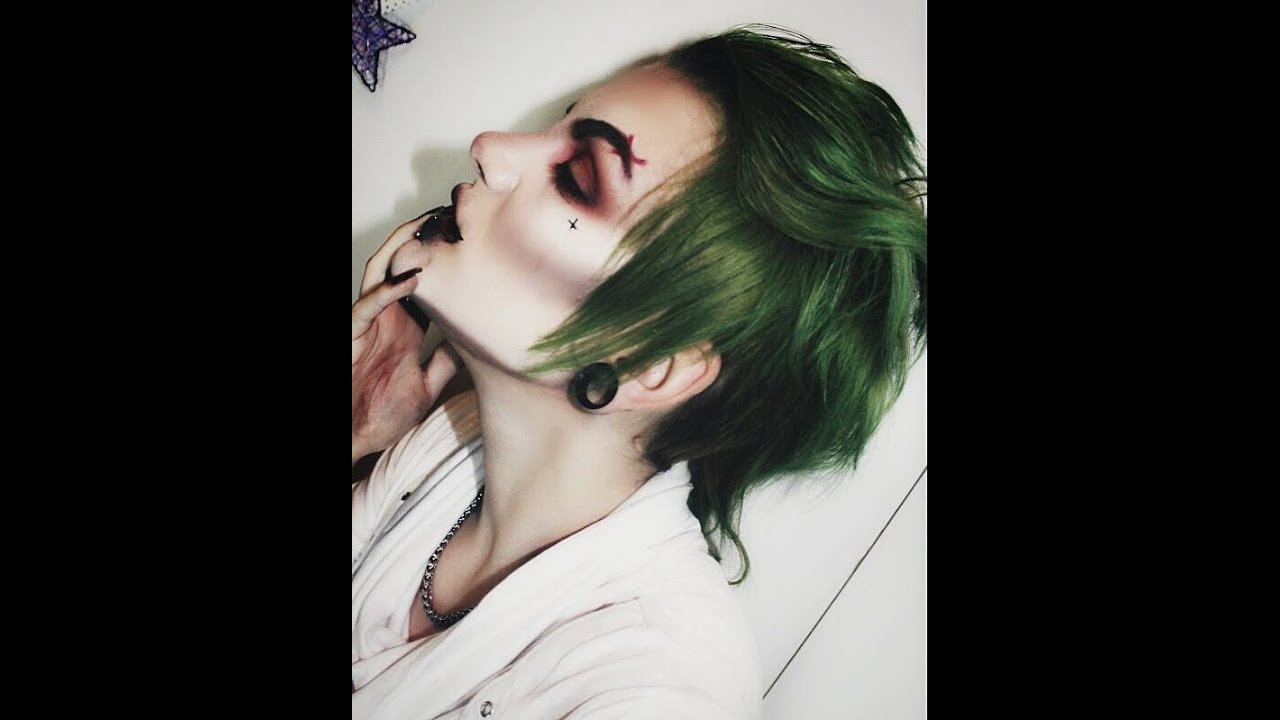 Vampy androgynous makeup tutorial