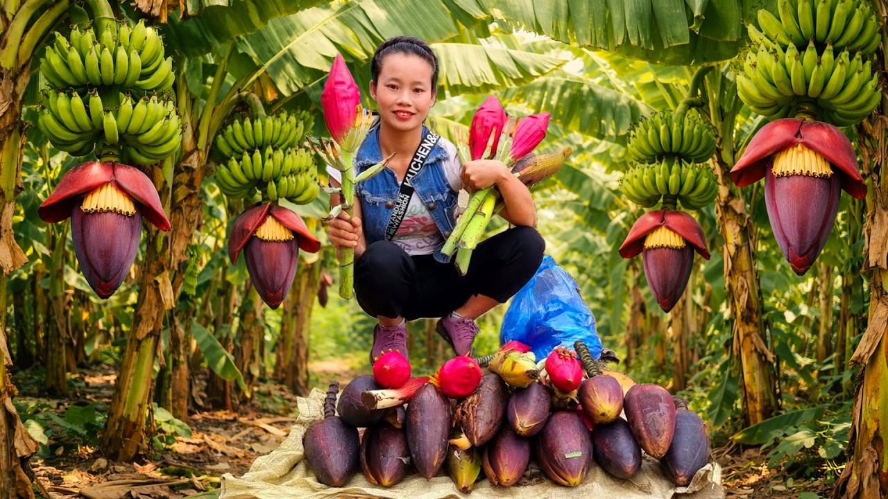 Foraging Wild Banana Flowers in the Forest and Selling Them at Village Market