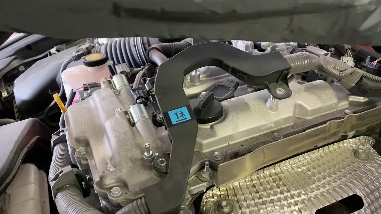 LEXUS IS300H SPARK PLUG REPLACEMENT / LEXUS IS300H замена свечей зажигания