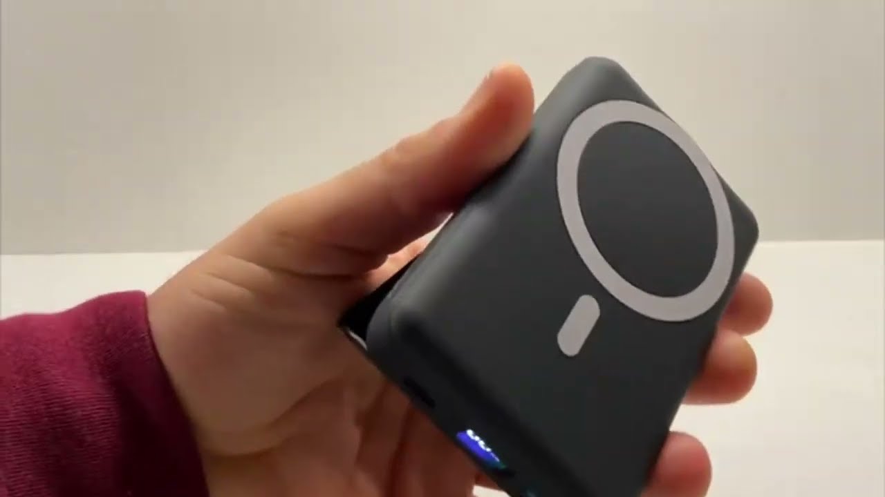 Yiisonger Magnetico Power Bank 10000mAh, Realizzato bene, molto funzionale con la possibilità di uti
