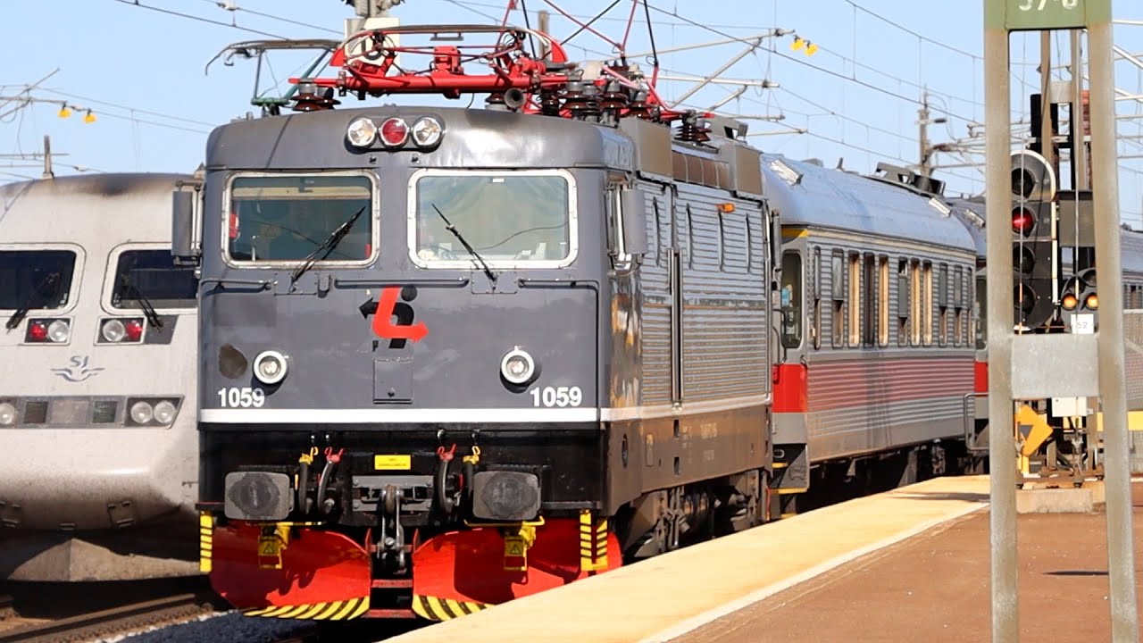 Tåg på Södertälje Syd