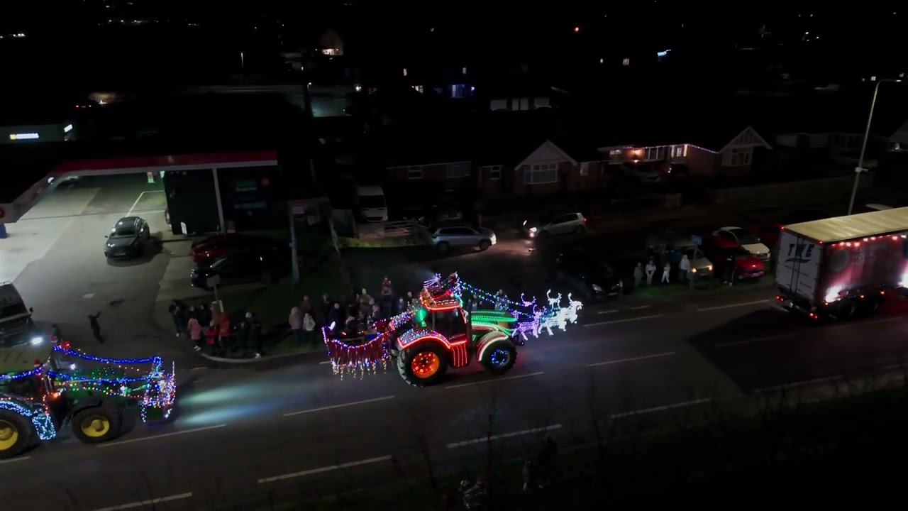 Banbury Tractor Run 2024 #banbury #christmastractor #djimini4pro #christmas #kathrinehousehospice