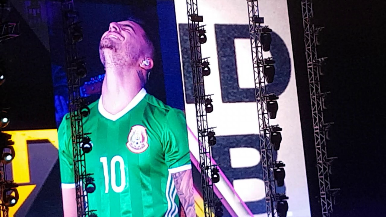 Borro casette maluma auditorio nacional