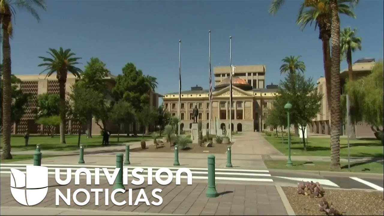 Llegan los restos del senador John McCain al Capitolio Estatal de Arizona.
