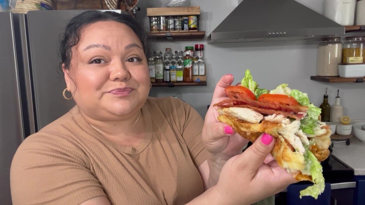Making a Croissant Sandwich & Mukbang