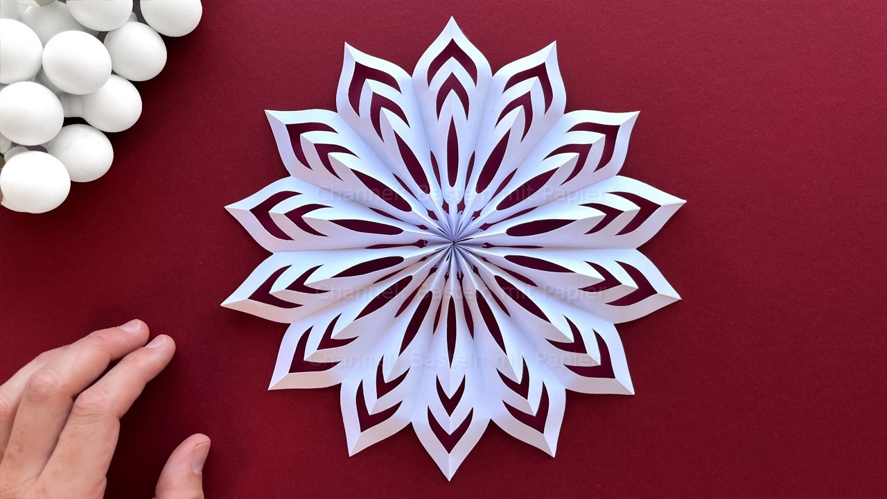 Basteln Weihnachten: Sterne basteln mit Papier - Weihnachtssterne als Weihnachtsdeko selber machen