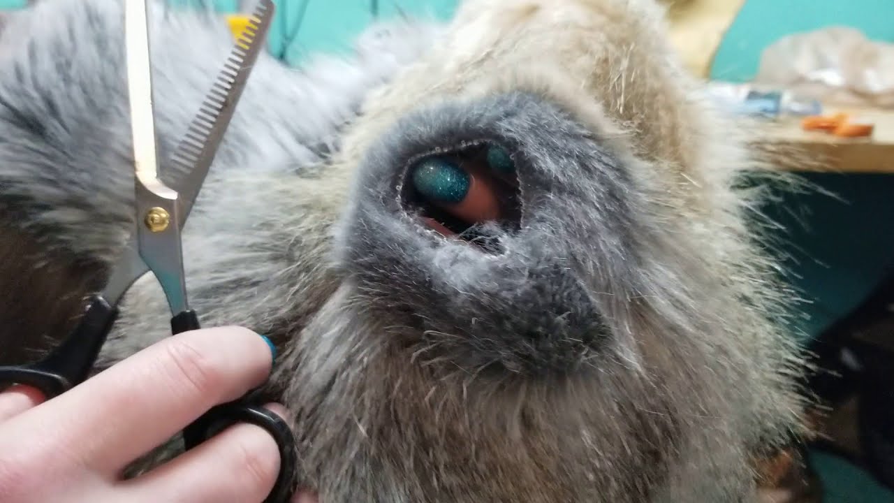 Trimming faux fur