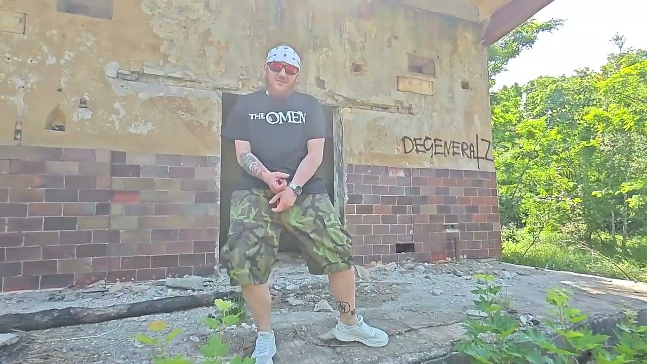 Degeneratz - Grabarz & Jeździec [OFFICIAL VIDEO]