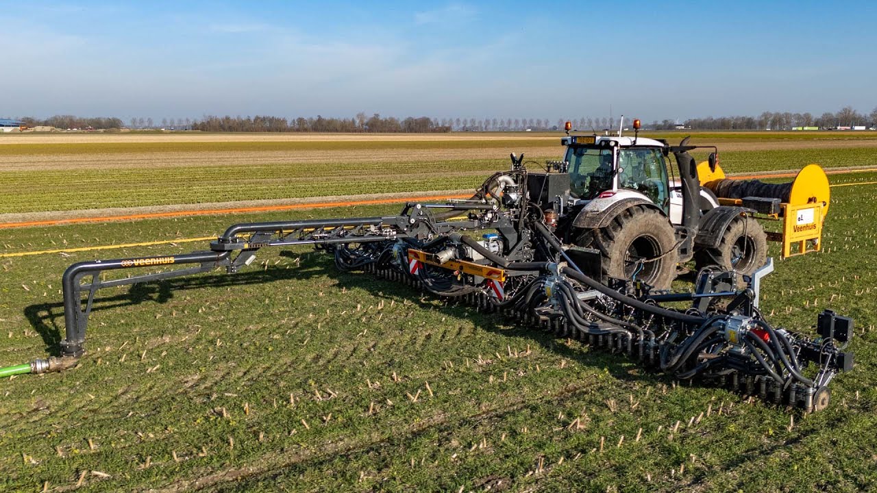*Prototype* Veenhuis slurry injector | Black & White combo | Valtra tractors