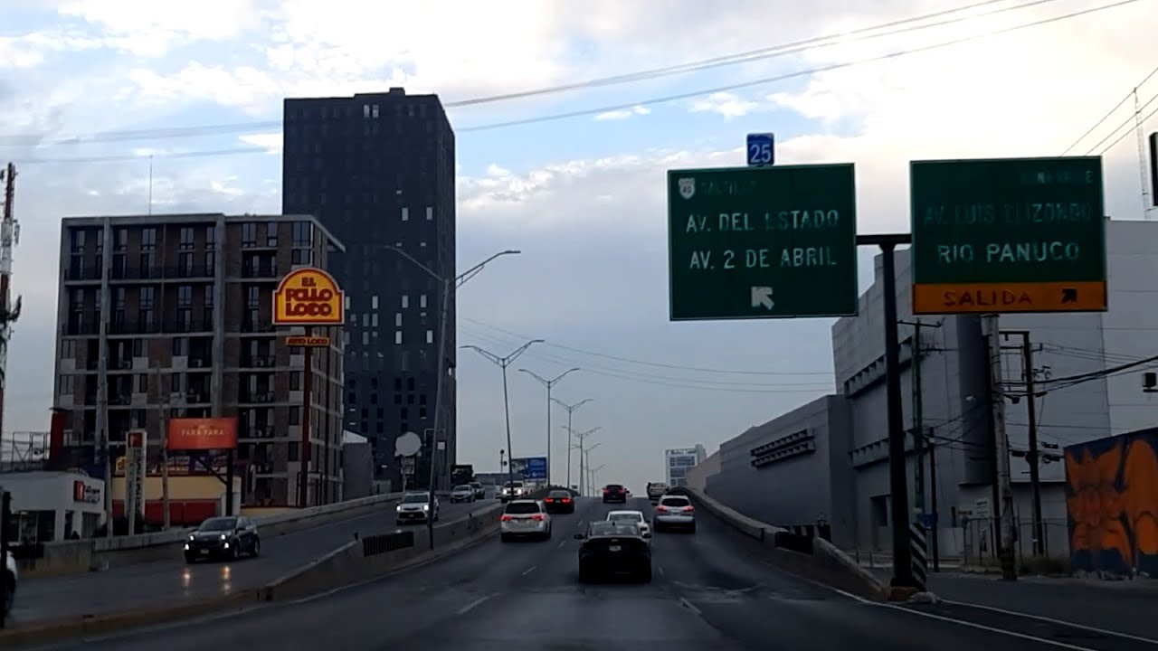 Avenida Garza Sada y Av. Félix U. Gómez Sur a Norte Monterrey, Nuevo León