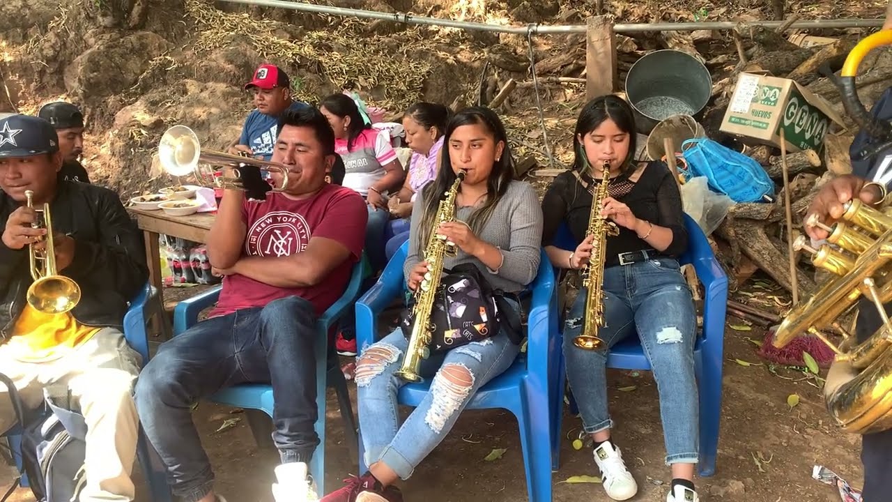 😱🎷QUE CHINGÓN HACEN SONAR EL SOPRANO ESTAS SEÑORITAS HERMOSAS , me gusta un buen su manera d tocar😱🎷