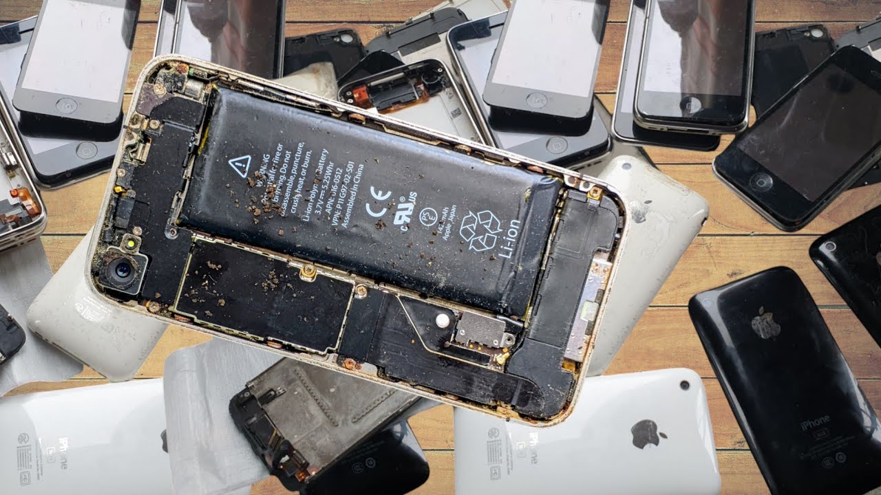 Watch Me Turn a Dead iPhone 4 into a Golden Work of Art