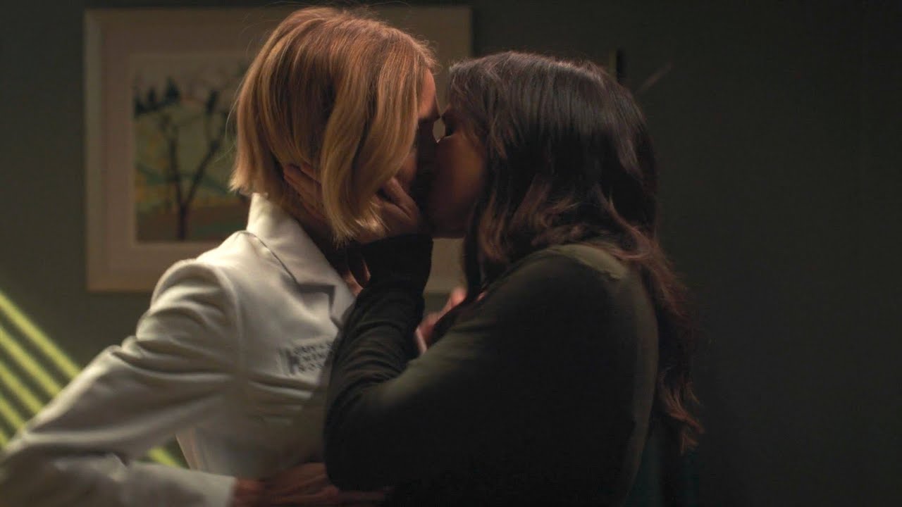 Amelia and Toni | Grey's Anatomy season 22x11 | scene 6