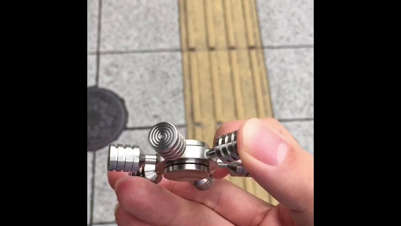 【iSpin】ただ回るハンドスピナーじゃつまらなくない？クラウドファンディングで成功したハンドスピナーをとくとご覧あれ。