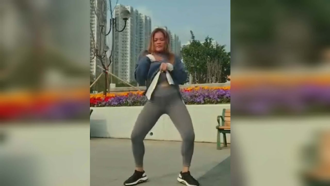 UBEY_GIRL is live! FRIDAY VIBES LET'S SHAKE IT. LETS GO. #dance #happy  #entertainment