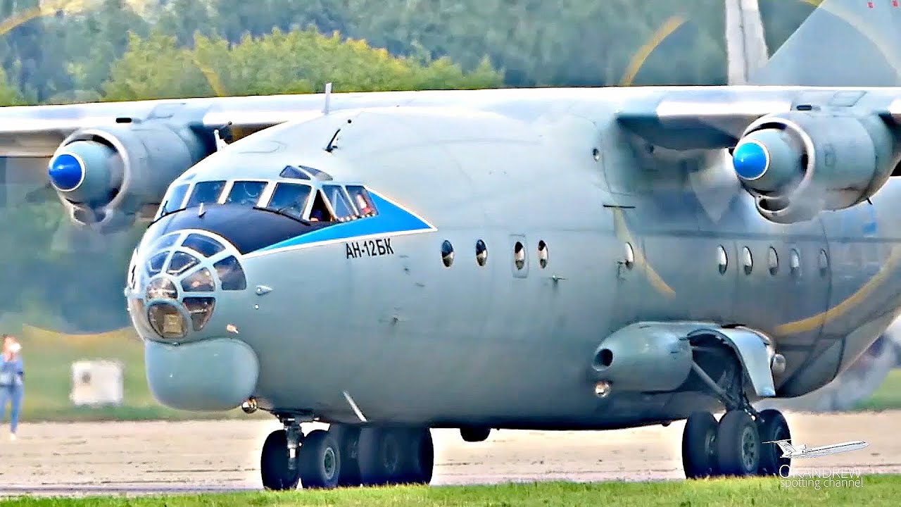 Ан-12 не смог взлететь. То ли 3 й движок отказал  То ли так задумано.