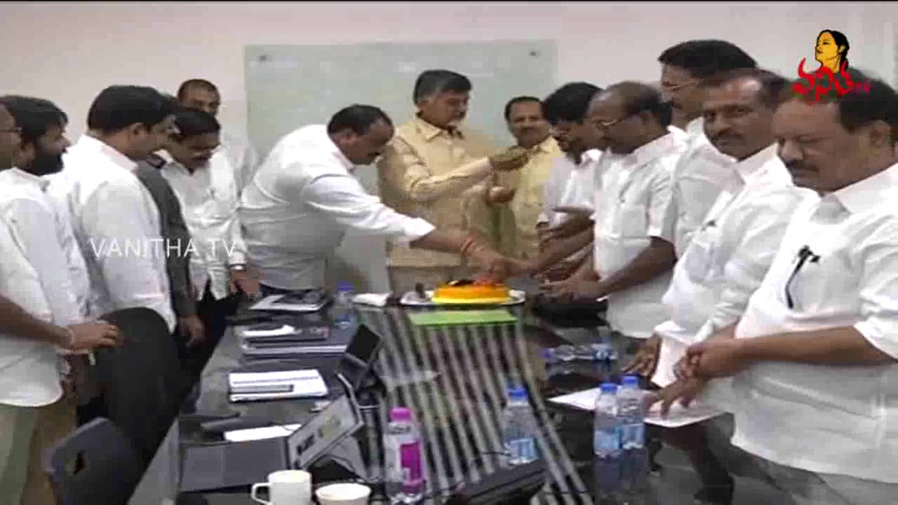 TDP Party Leaders Celebrate Nandyal ByElection Win in a Grand Way || VanithaTV