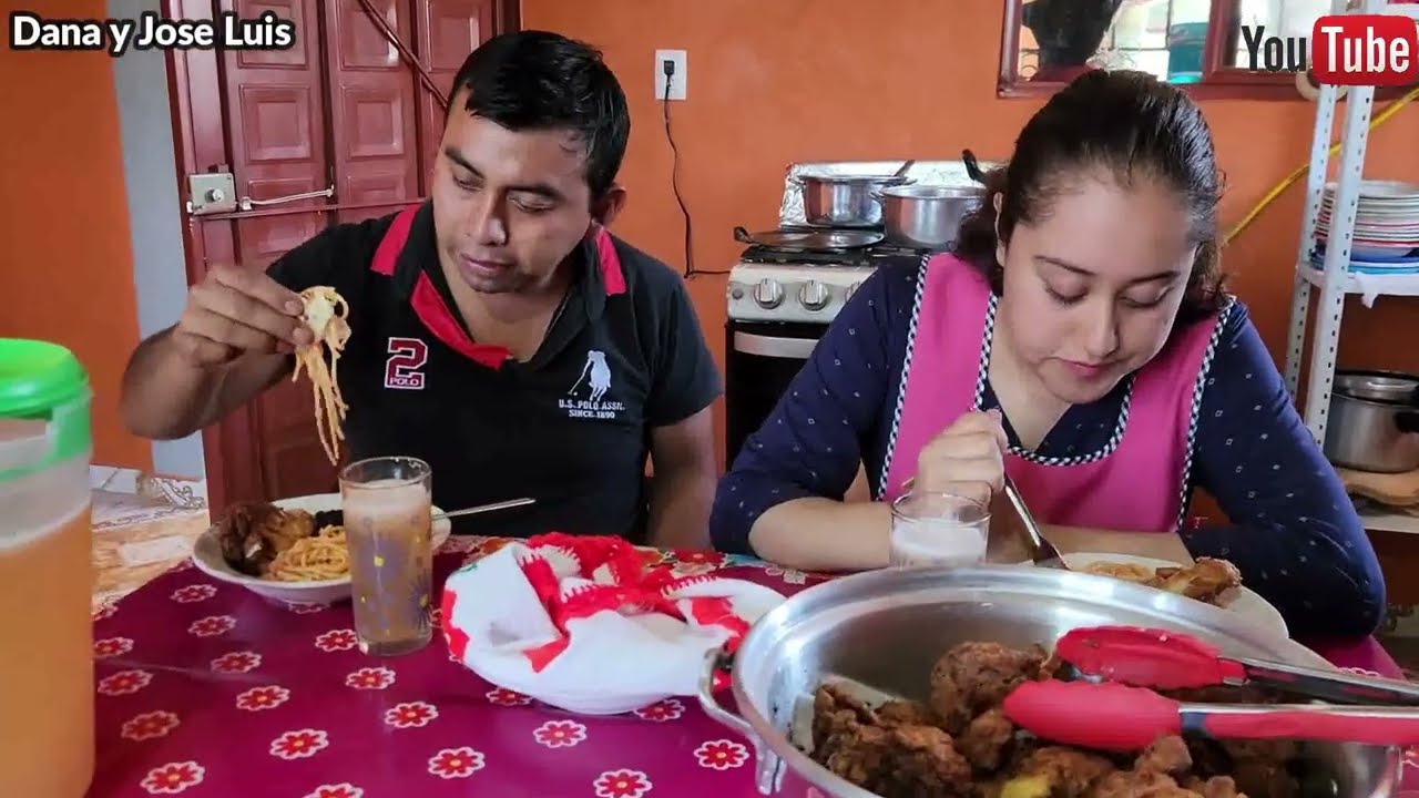 Así preparo un rico pollo frito  con espagueti para consentir a mi gordito