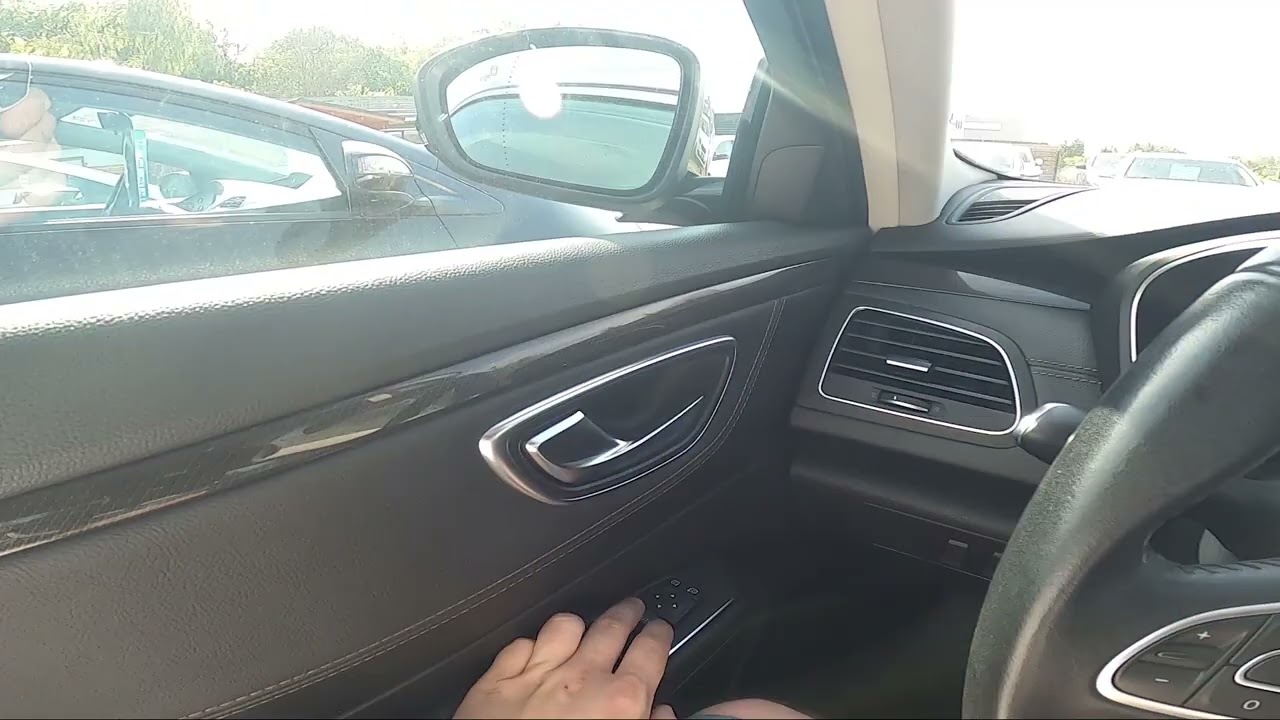 How to Close and Open Side Rearview Mirrors in Renault Talisman ( 2015 &ndash; 2023 )