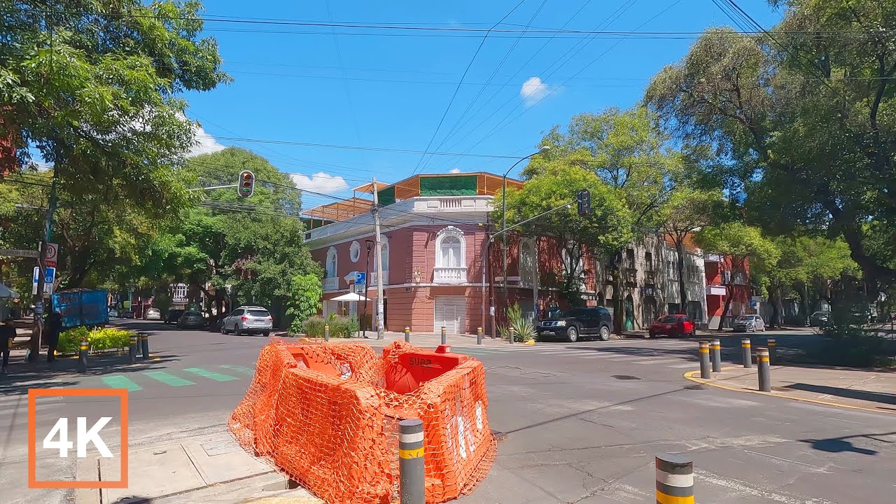 Ciudad de México [4K] - Media hora caminando por la colonia Roma durante un domingo en la mañana.