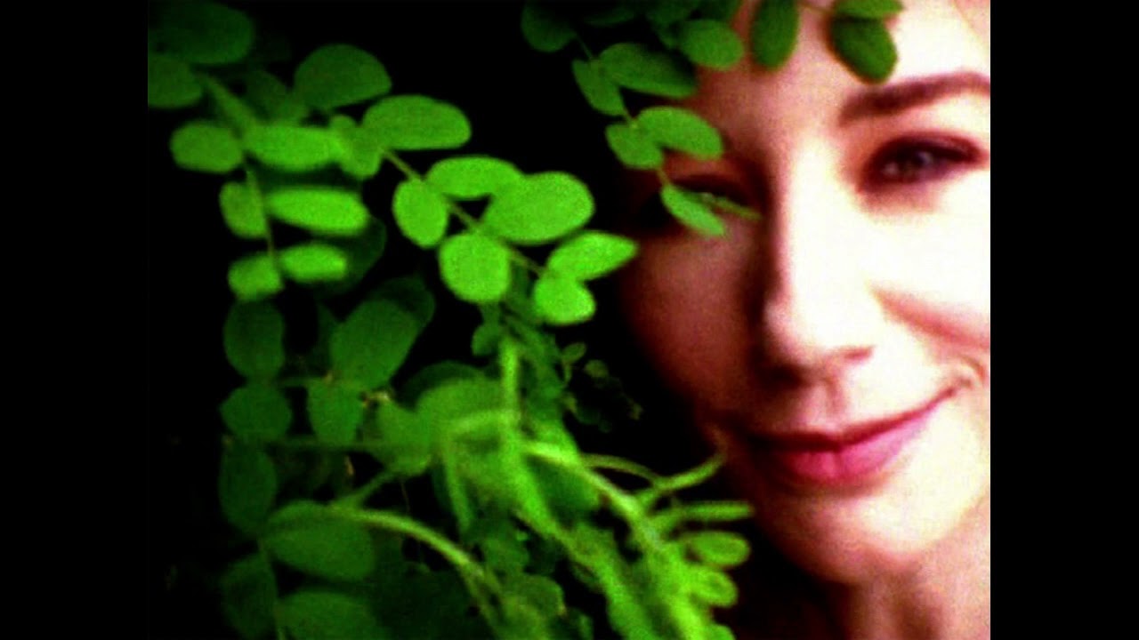 Tori Amos 2002-08-19 KROQ Los Angeles - interview
