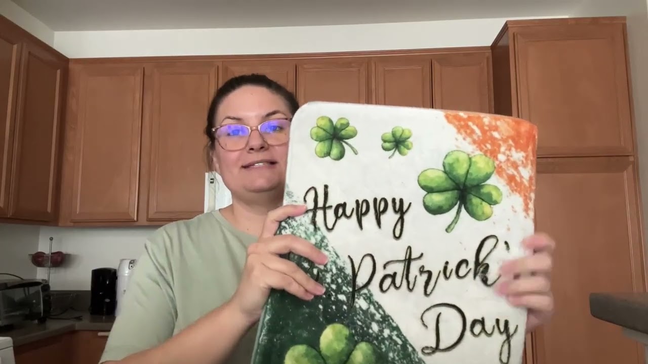 Happy St. Patricks Day Cat with Green Hat Bathroom Rug
